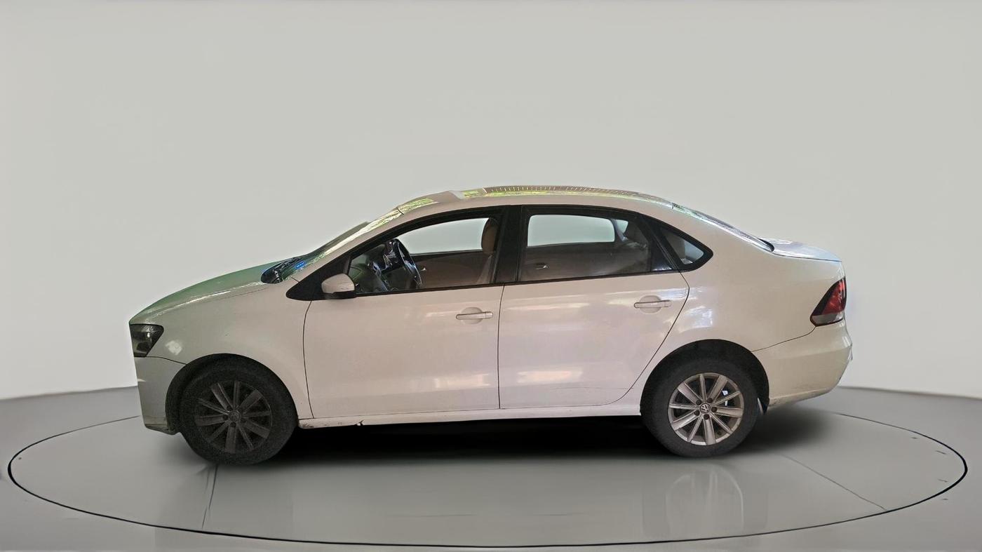 2017 Volkswagen Vento HIGHLINE PETROL AT, Petrol, Automatic, 1,71,557 km, exterior