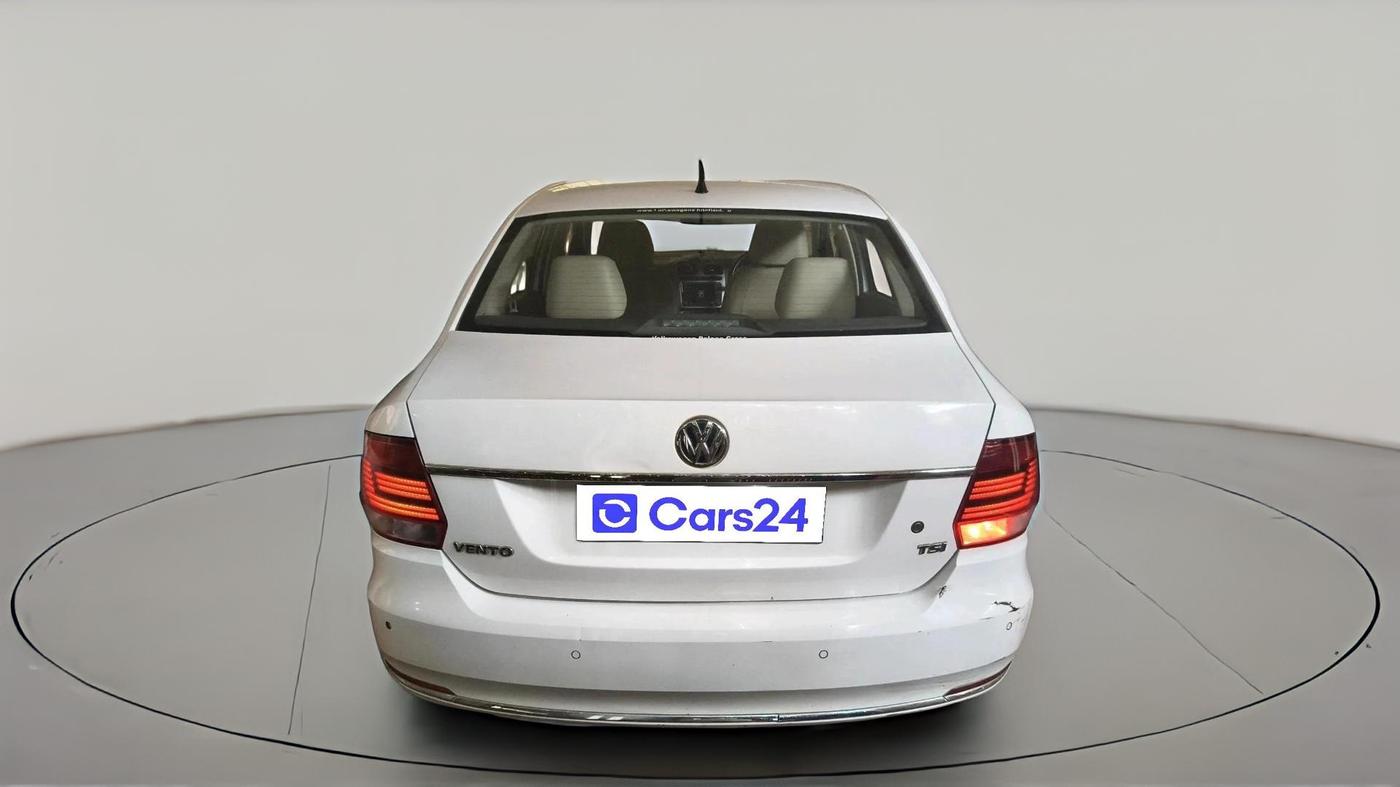 2017 Volkswagen Vento HIGHLINE PETROL AT, Petrol, Automatic, 1,71,557 km, exterior