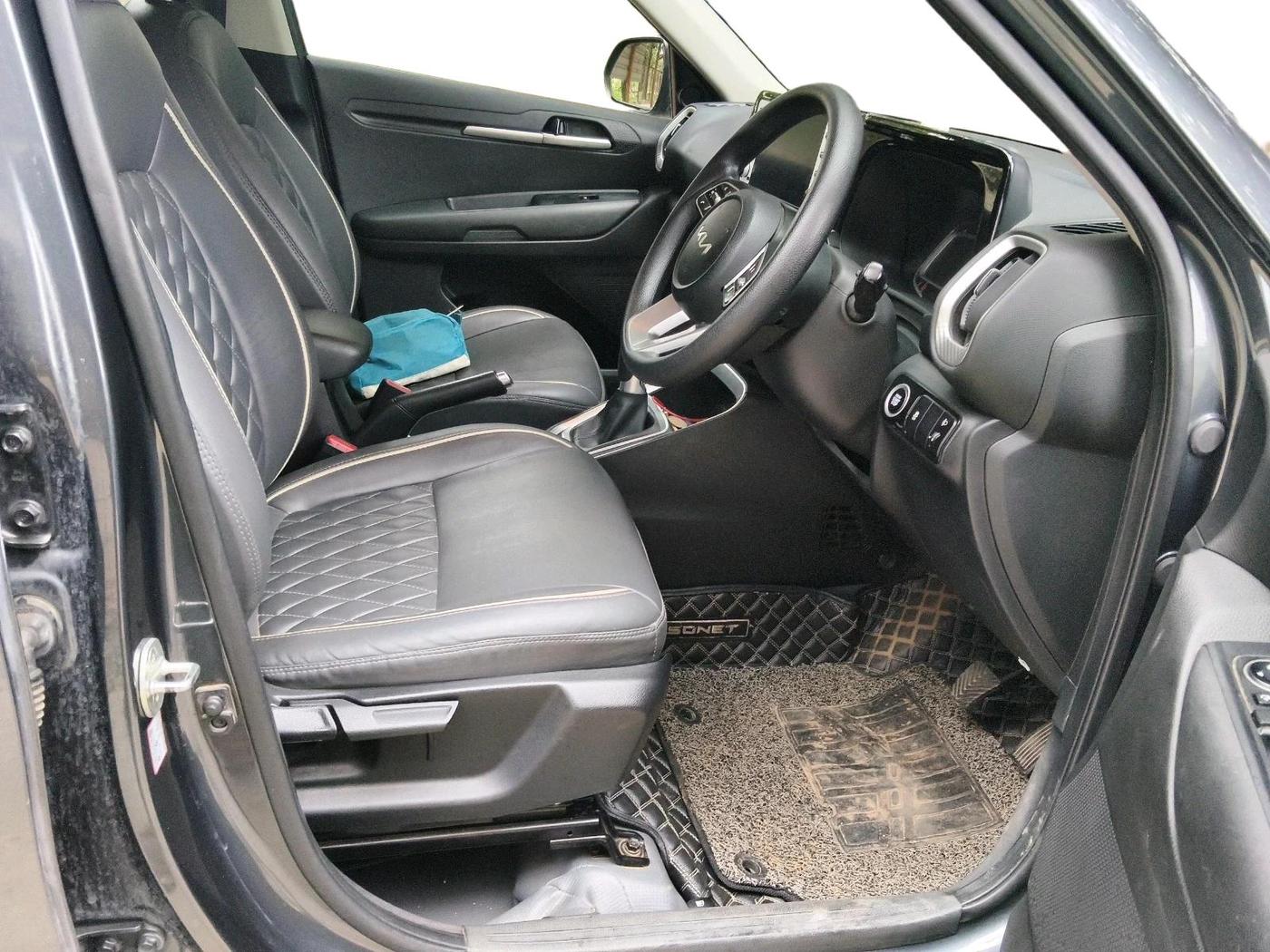 2022 KIA SONET HTK PLUS 1.0 IMT, Petrol, Manual, 36,260 km, interior