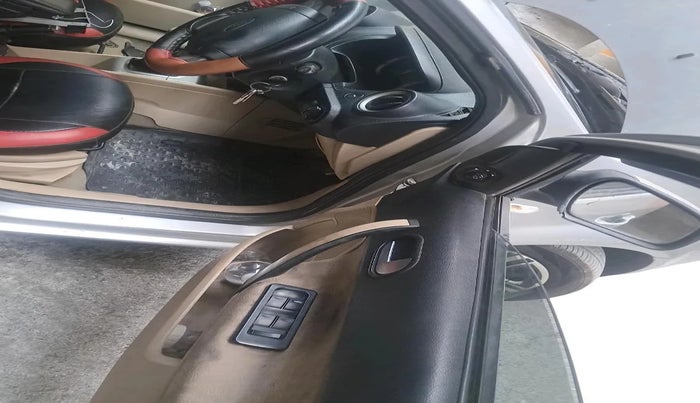 2008 Ford Fiesta ZXI 1.4 DIESEL, Diesel, Manual, 1,24,591 km, interior