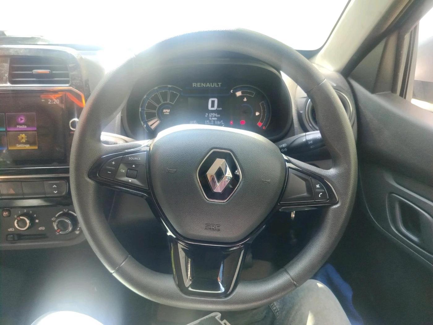 2025 Renault Kwid RXT 1.0, Petrol, Manual, 21,294 km, interior