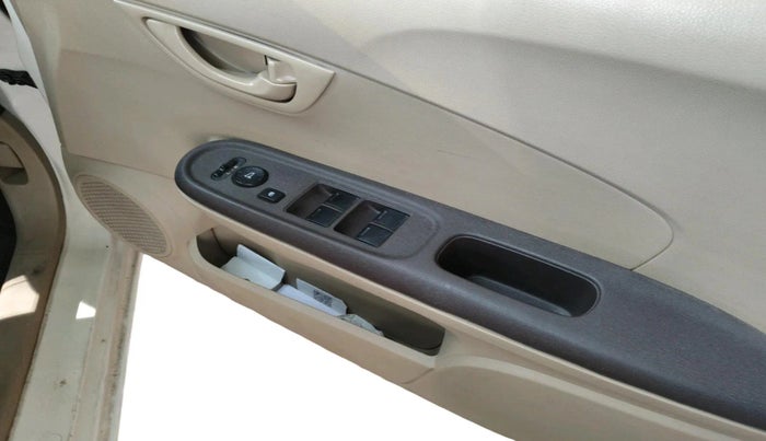 2013 Honda Amaze 1.5L I-DTEC S, Diesel, Manual, 98,557 km, interior