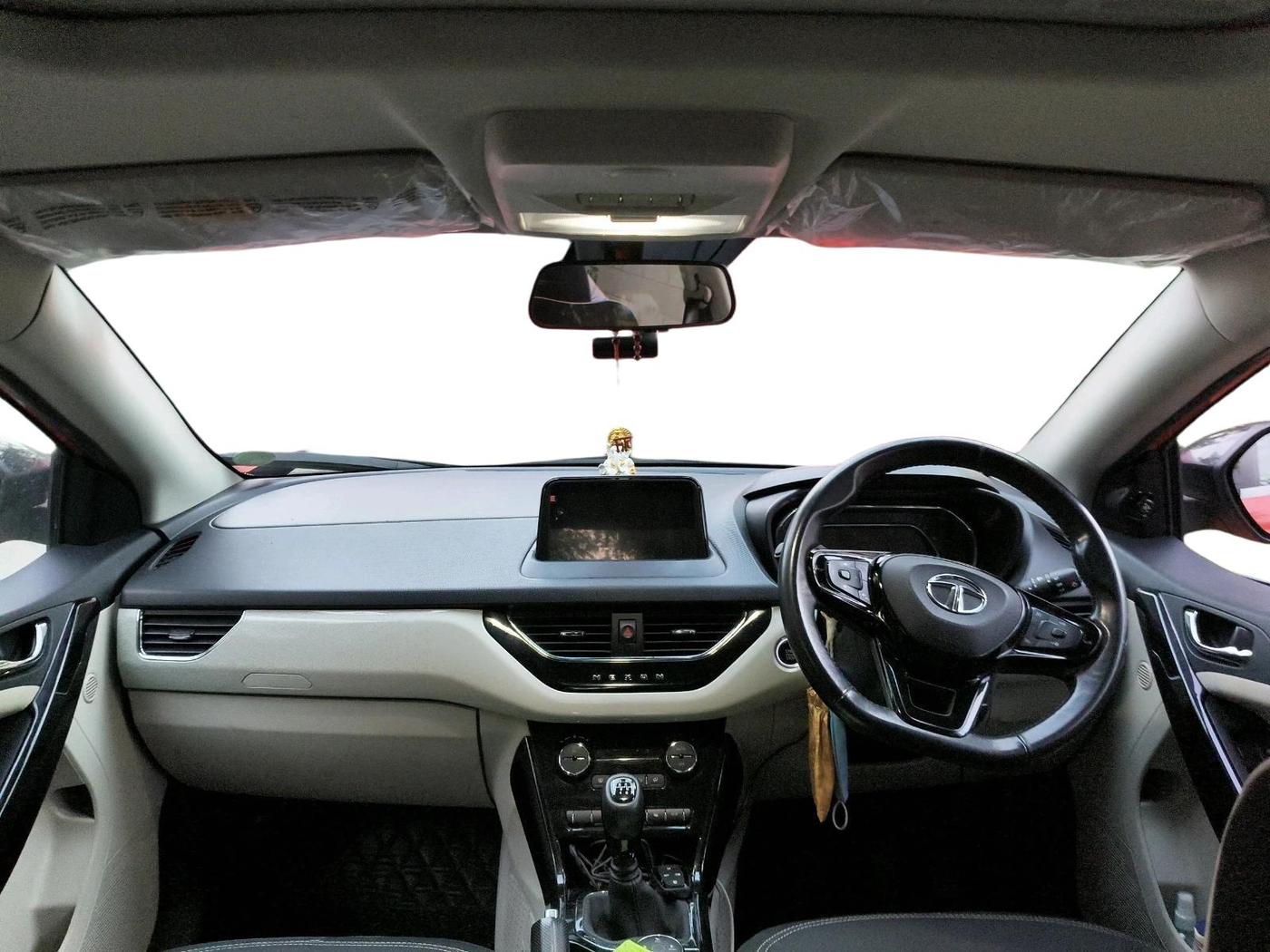 2021 Tata NEXON XZ PLUS SUNROOF PETROL DUAL TONE, Petrol, Manual, 39,363 km, interior
