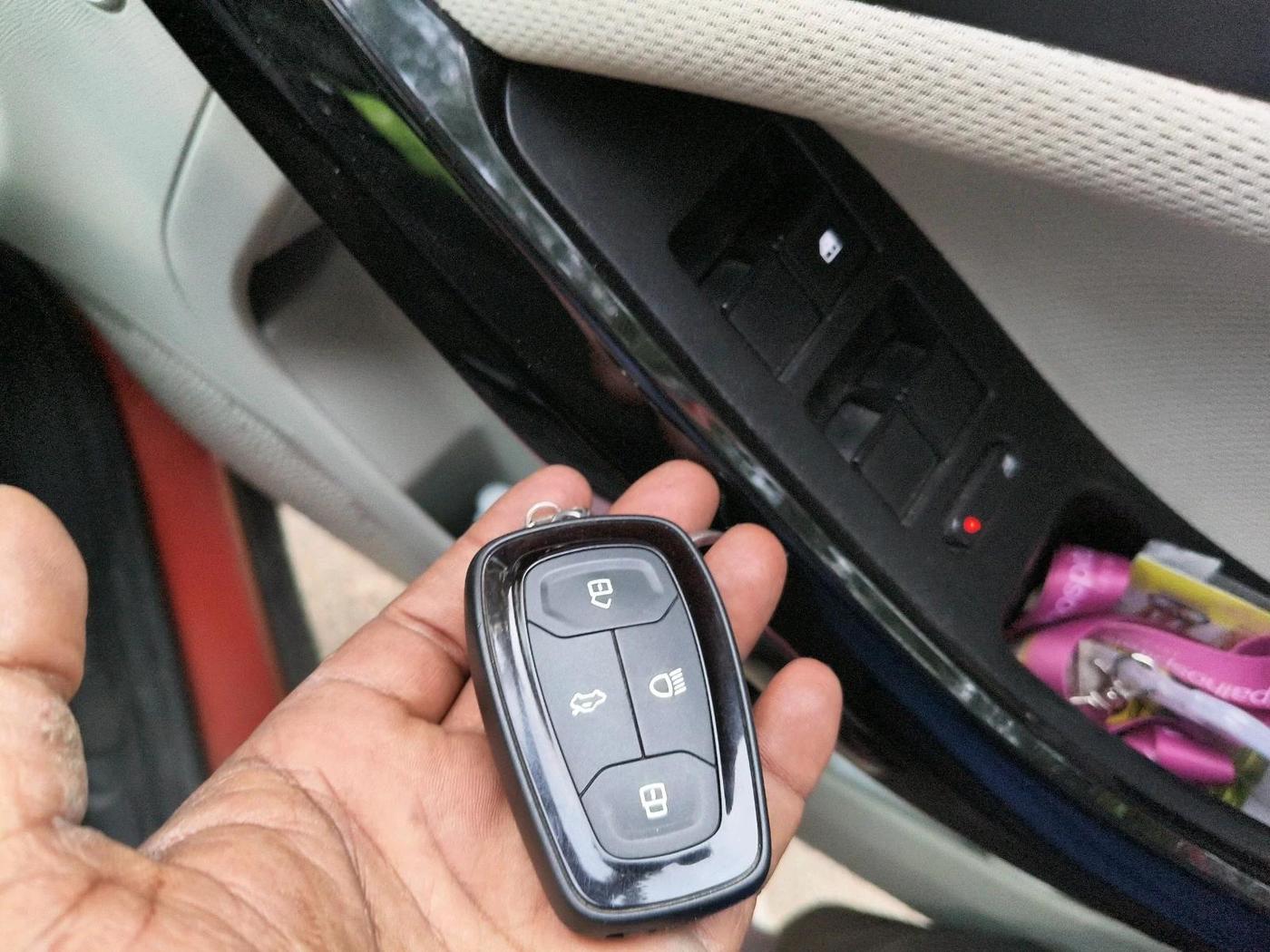 2021 Tata NEXON XZ PLUS SUNROOF PETROL DUAL TONE, Petrol, Manual, 39,363 km, interior