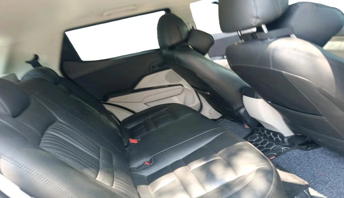 2023 Mahindra XUV300 W6 1.5 DIESEL AMT, Diesel, Automatic, 14,955 km, interior