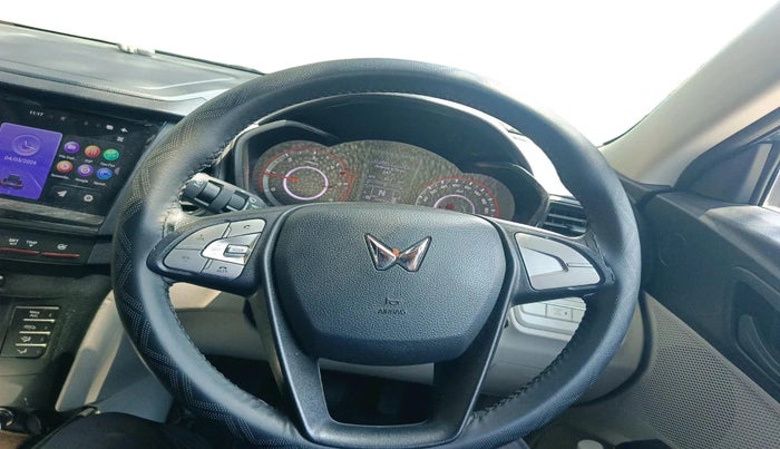 2023 Mahindra XUV300 W6 1.5 DIESEL AMT, Diesel, Automatic, 14,955 km, interior