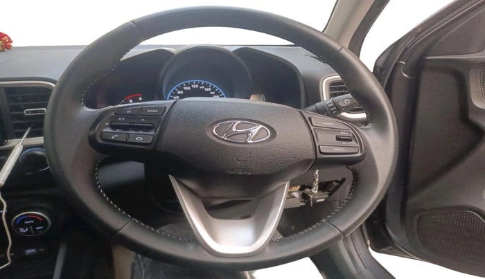 2022 Hyundai VENUE SX 1.5 CRDI, Diesel, Manual, 37,600 km, interior