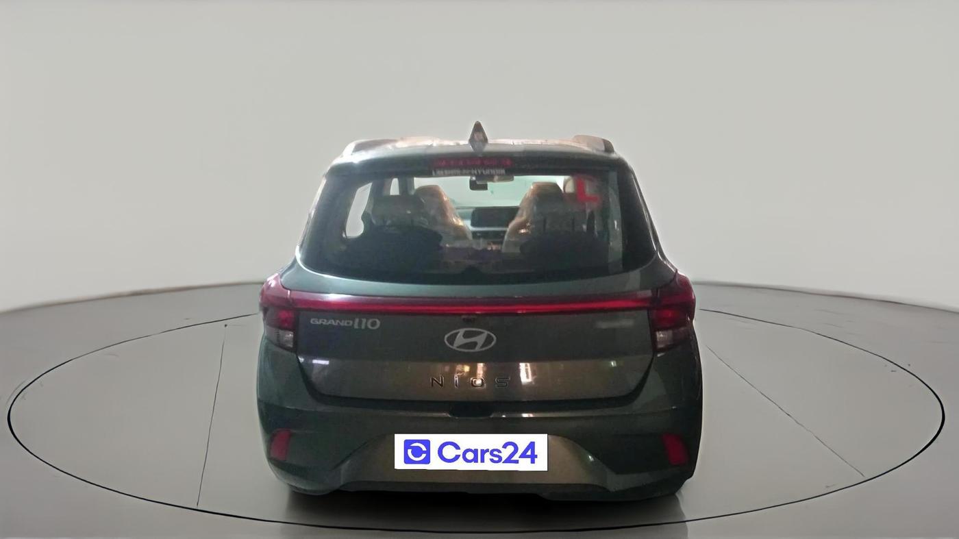 2025 Hyundai GRAND I10 NIOS Sportz (O) 1.2 Kappa AMT, Petrol, Automatic, 1,992 km, exterior