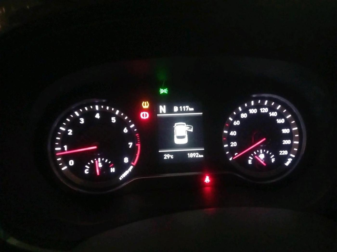2025 Hyundai GRAND I10 NIOS Sportz (O) 1.2 Kappa AMT, Petrol, Automatic, 1,992 km, interior