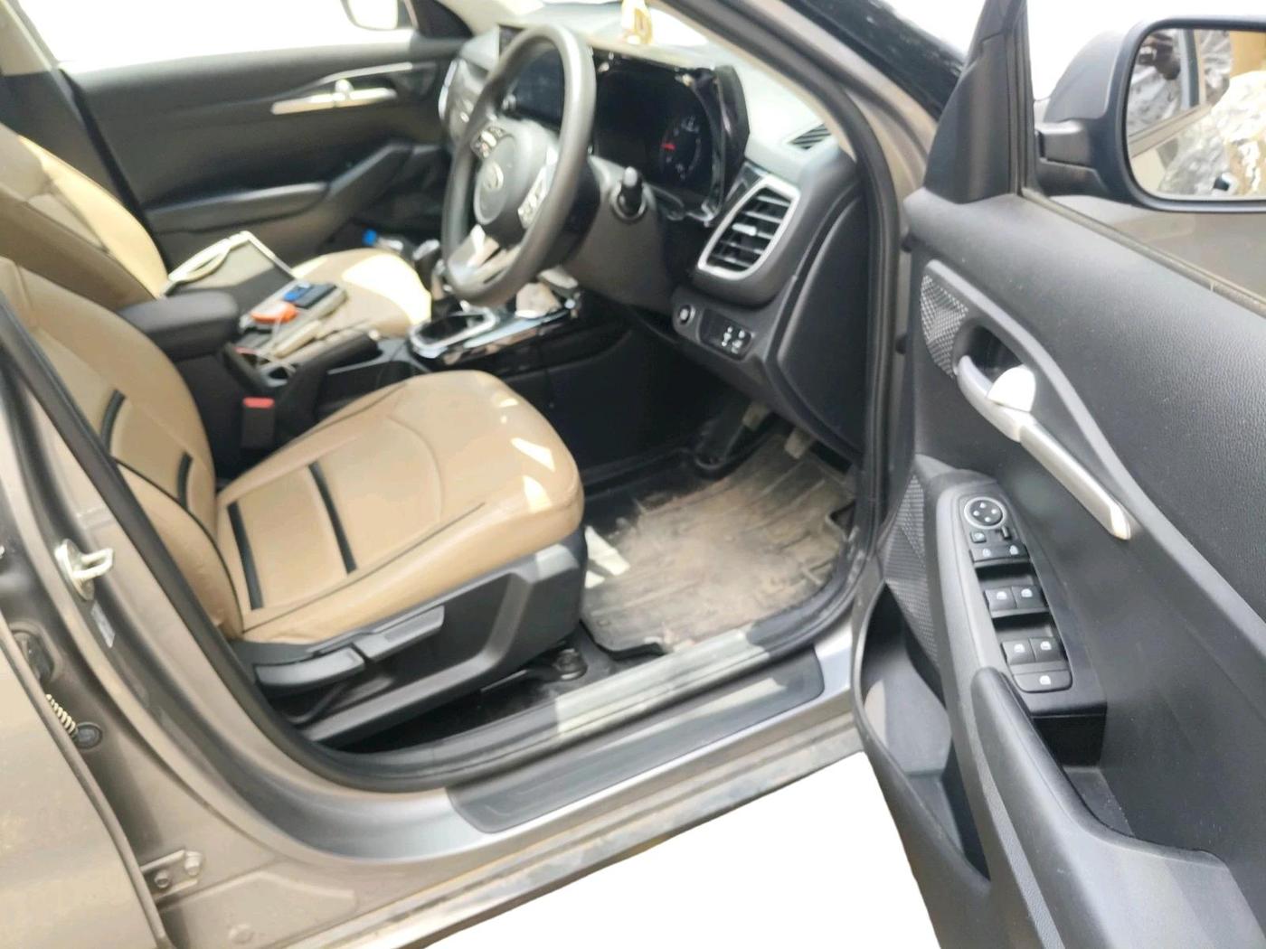 2020 KIA SELTOS HTK PLUS 1.5, Petrol, Manual, 31,877 km, interior