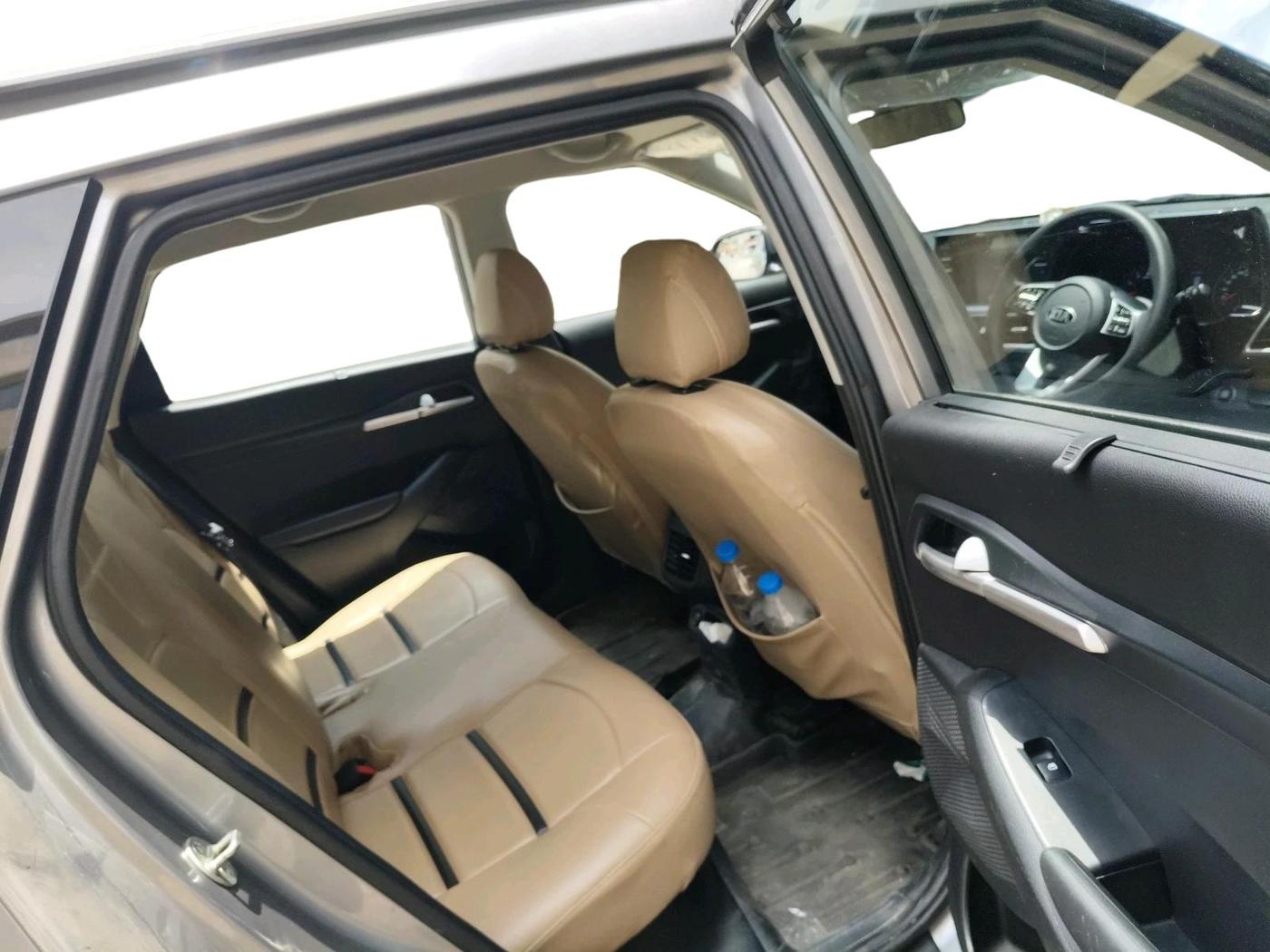 2020 KIA SELTOS HTK PLUS 1.5, Petrol, Manual, 31,877 km, interior