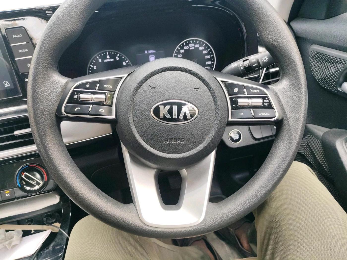 2020 KIA SELTOS HTK PLUS 1.5, Petrol, Manual, 31,877 km, interior