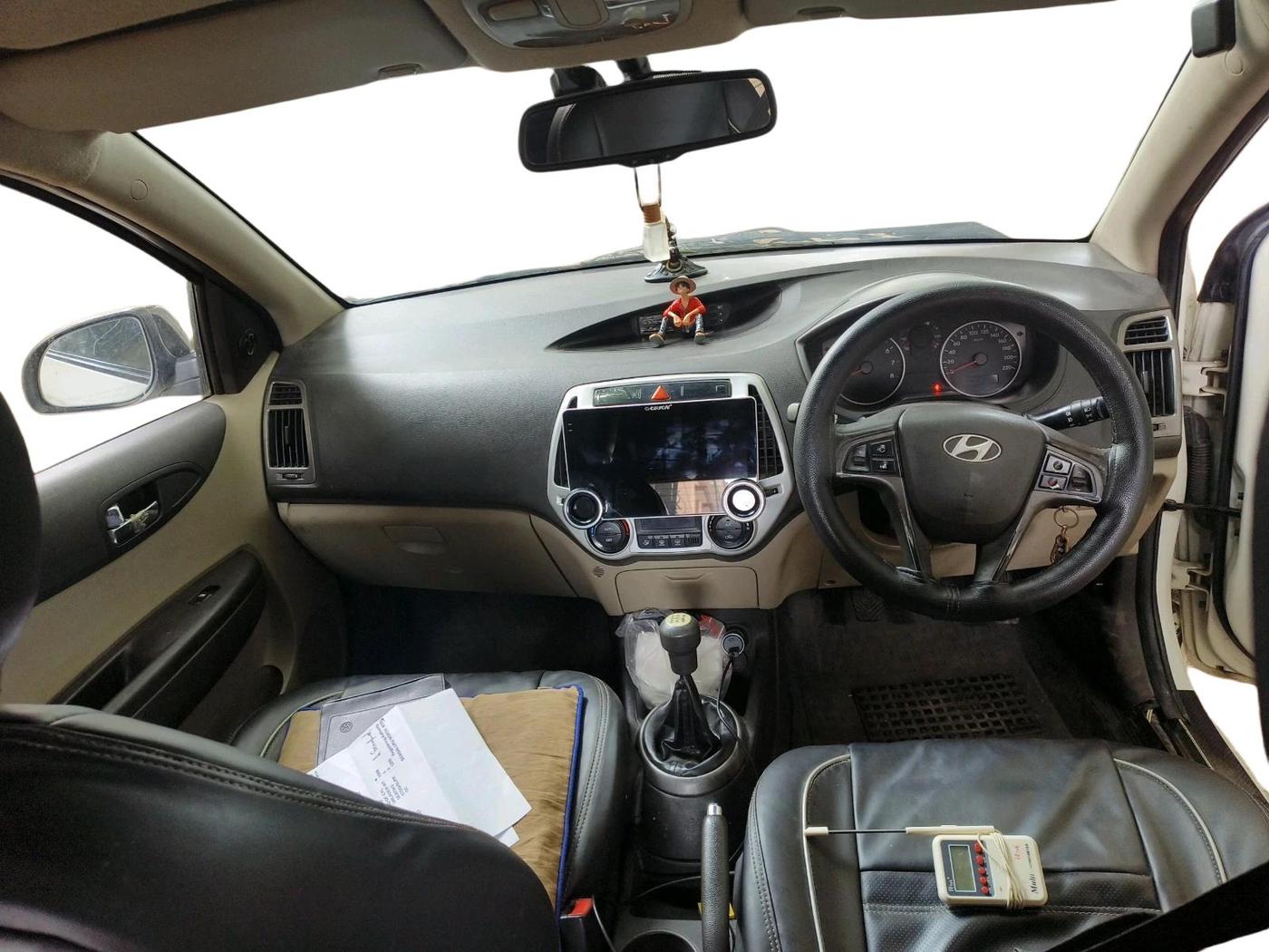 2012 Hyundai i20 SPORTZ 1.2, Petrol, Manual, 95,102 km, interior