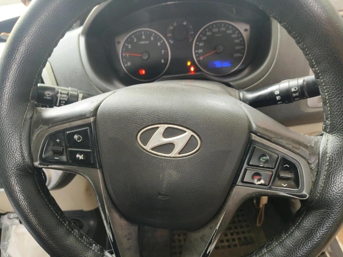 2012 Hyundai i20 SPORTZ 1.2, Petrol, Manual, 95,102 km, interior