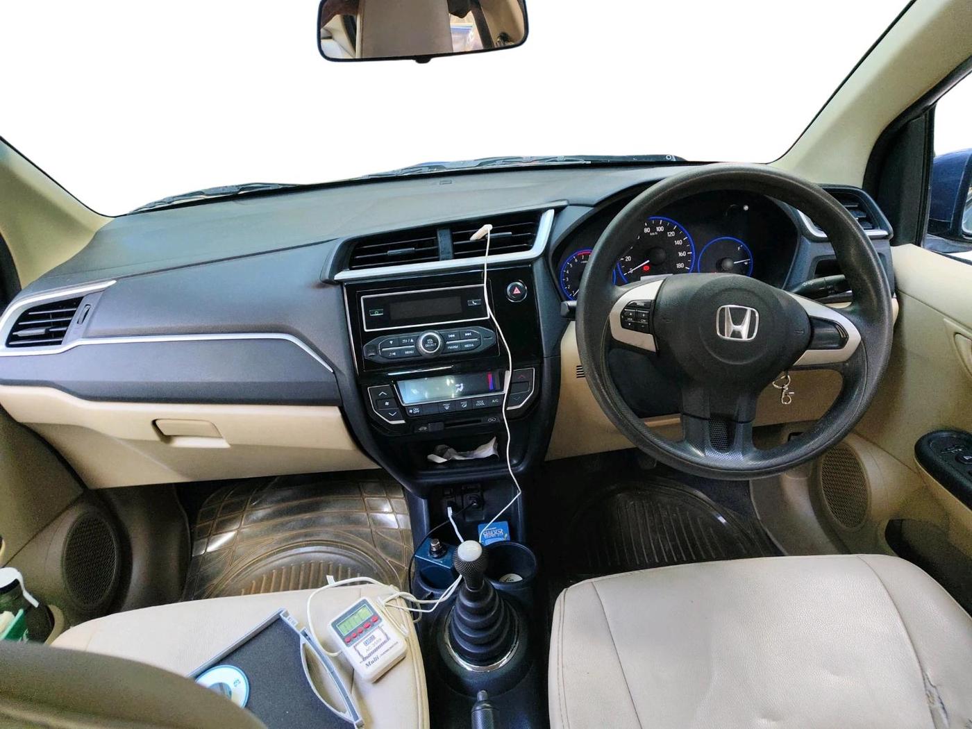 2016 Honda Amaze 1.2L I-VTEC S, Petrol, Manual, 68,100 km, interior