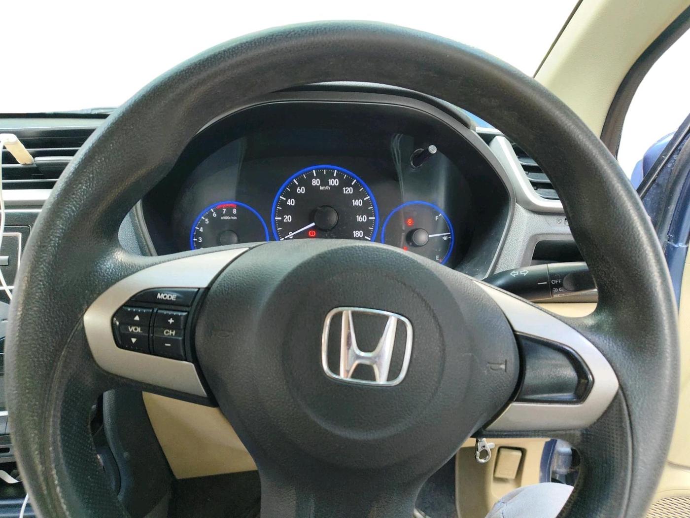 2016 Honda Amaze 1.2L I-VTEC S, Petrol, Manual, 68,100 km, interior