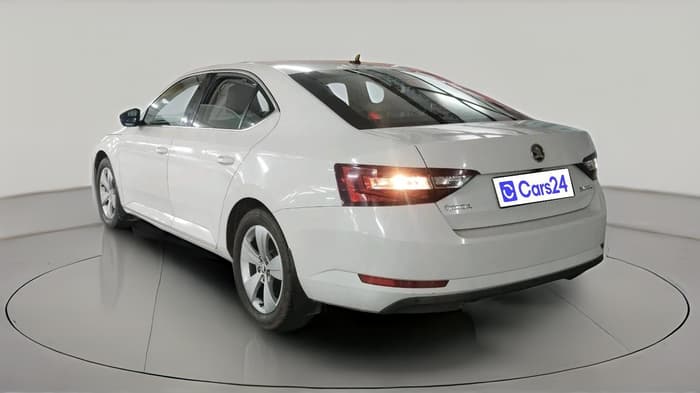 2019 Skoda Superb STYLE 1.8 TSI MT, Petrol, Manual, 85,166 km, exterior