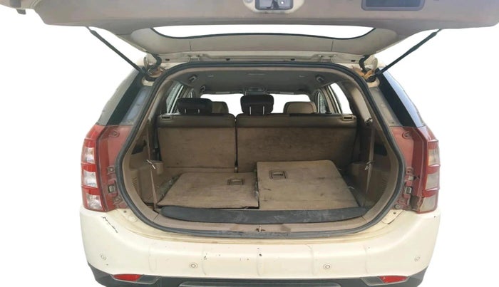 2012 Mahindra XUV500 W8, Diesel, Manual, 1,50,438 km, exterior