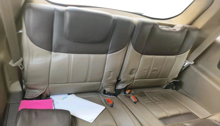 2012 Mahindra XUV500 W8, Diesel, Manual, 1,50,438 km, interior