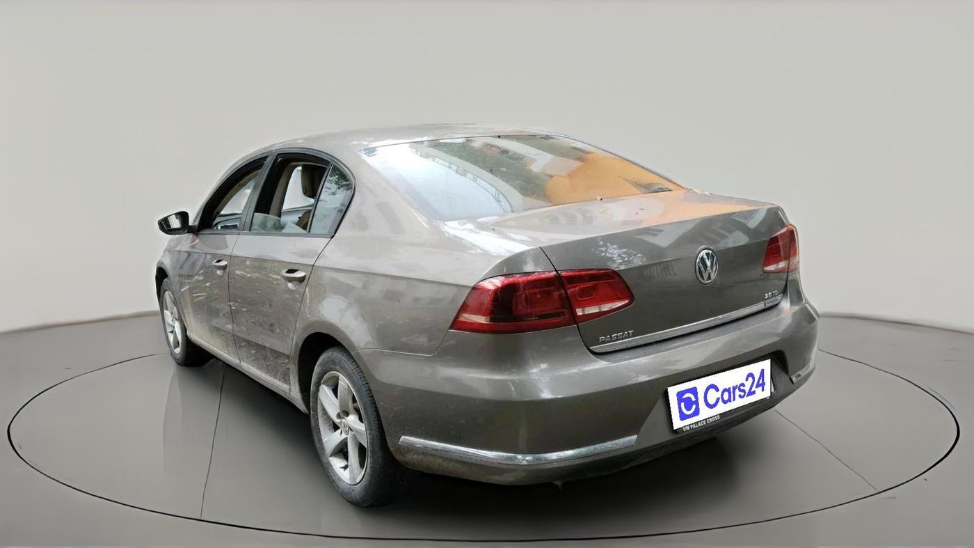 2012 Volkswagen Passat COMFORTLINE 2.0 TDI MT, Diesel, Manual, 1,85,011 km, exterior