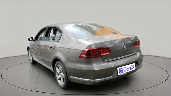 2012 Volkswagen Passat COMFORTLINE 2.0 TDI MT, Diesel, Manual, 1,85,011 km, exterior