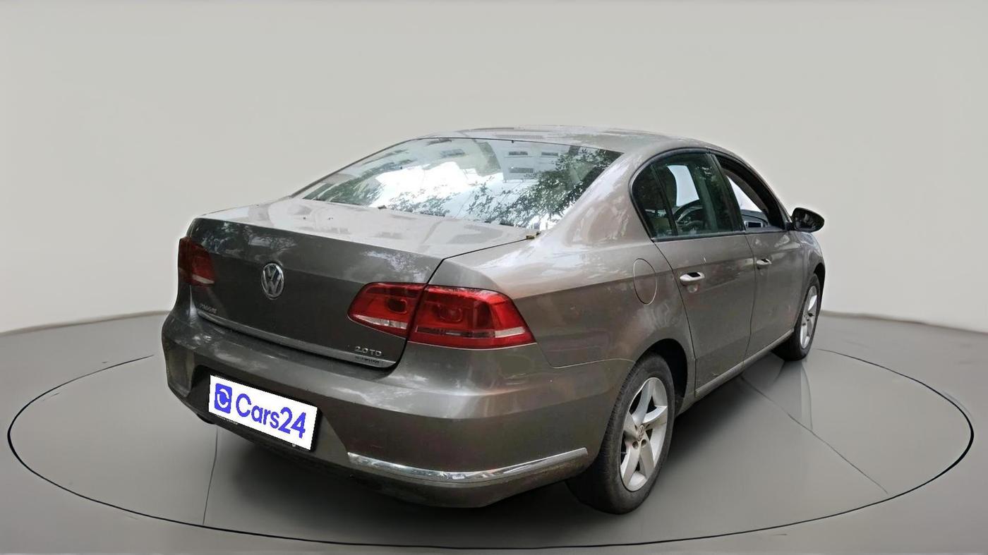 2012 Volkswagen Passat COMFORTLINE 2.0 TDI MT, Diesel, Manual, 1,85,011 km, exterior