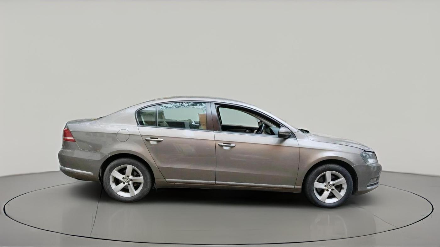 2012 Volkswagen Passat COMFORTLINE 2.0 TDI MT, Diesel, Manual, 1,85,011 km, exterior