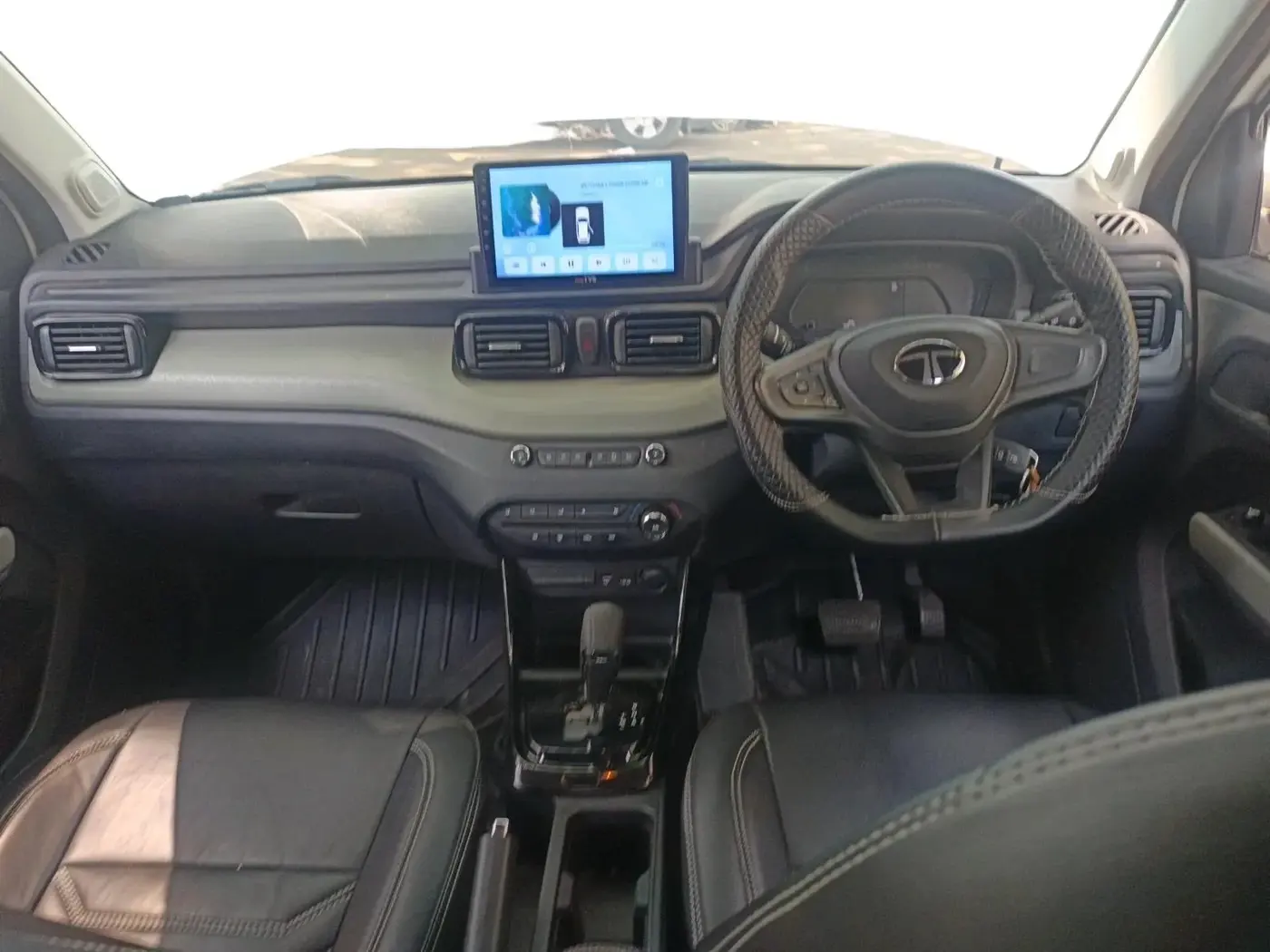 2025 Tata PUNCH ADVENTURE AMT, Petrol, Automatic, 7,218 km, interior
