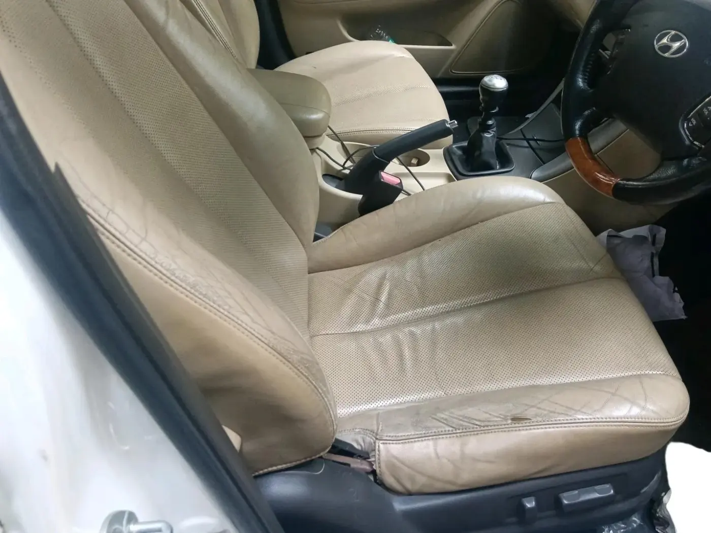2011 Hyundai Sonata 2.4 GDI MT, Petrol, Manual, 76,560 km, interior