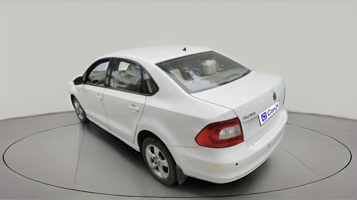 2014 Skoda Rapid 1.5 TDI CR AMBITION PLUS, Diesel, Manual, 98,850 km, exterior
