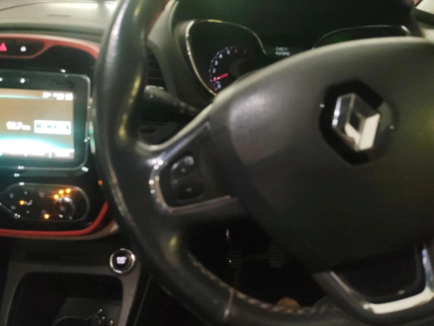 2019 Renault Captur RXT PETROL DUAL TONE, Petrol, Manual, 74,695 km, interior