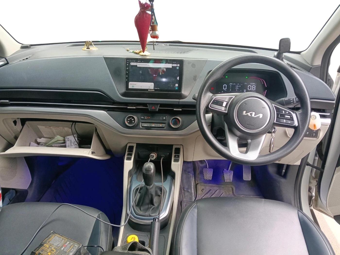 2022 KIA CARENS PREMIUM 1.4 PETROL 7 STR, Petrol, Manual, 30,389 km, interior