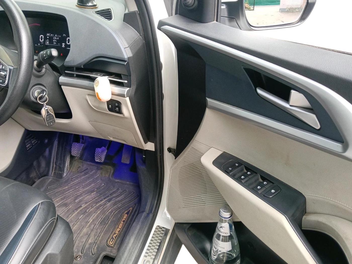 2022 KIA CARENS PREMIUM 1.4 PETROL 7 STR, Petrol, Manual, 30,389 km, interior