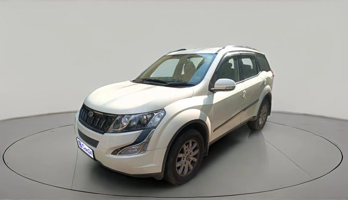 2015 Mahindra XUV500 W8, Diesel, Manual, 1,05,537 km, exterior