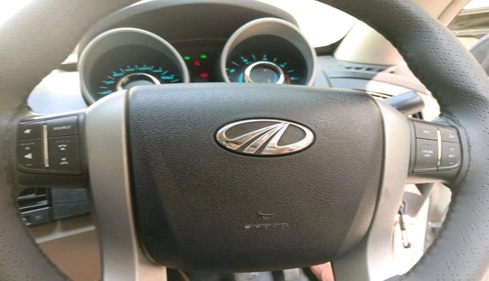 2015 Mahindra XUV500 W8, Diesel, Manual, 1,05,537 km, interior