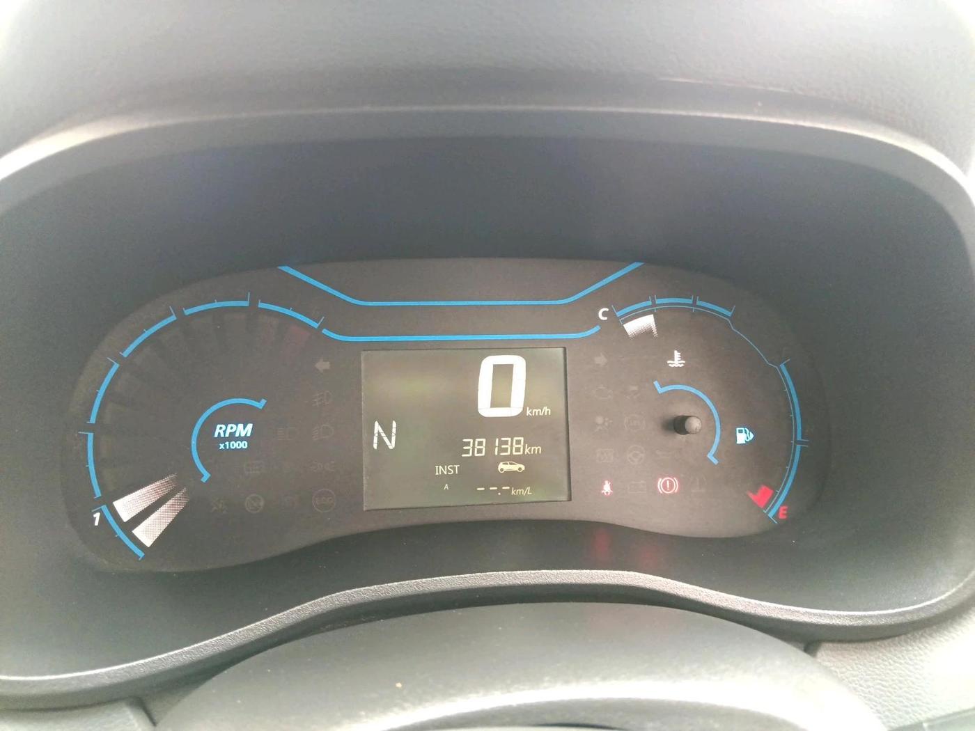 2019 Renault Kwid RXT 1.0 AMT, Petrol, Automatic, 38,138 km, interior