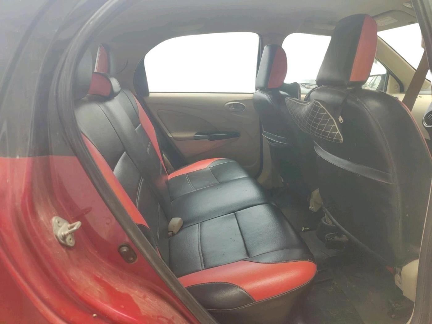 2017 Toyota Etios Liva V, Petrol, Manual, 1,17,082 km, interior
