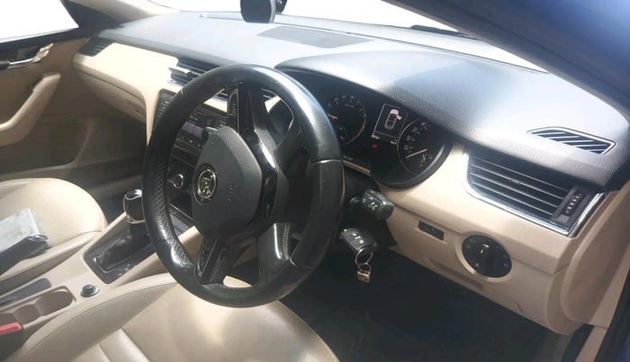 2014 Skoda Octavia AMBITION 2.0 TDI AT, Diesel, Automatic, 75,152 km, interior