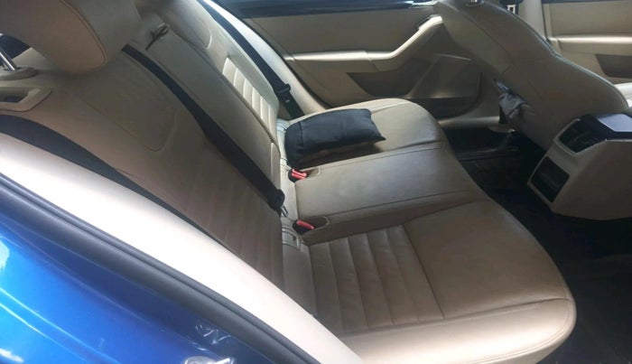 2014 Skoda Octavia AMBITION 2.0 TDI AT, Diesel, Automatic, 75,152 km, interior