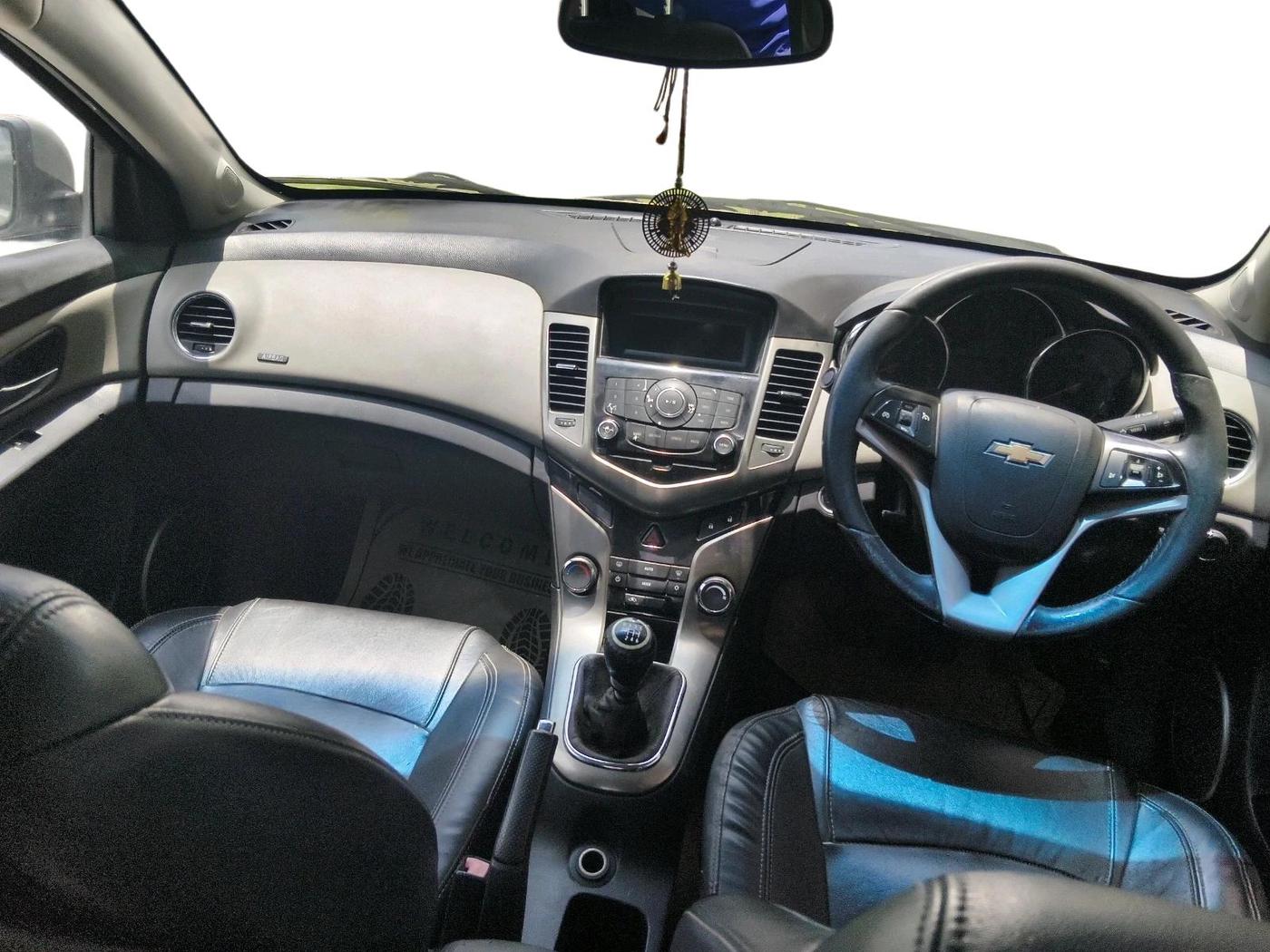 2013 Chevrolet Cruze LTZ, Diesel, Manual, 77,229 km, interior