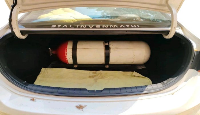 2017 Hyundai Verna 1.6 VTVT SX, CNG, Manual, 97,596 km, exterior