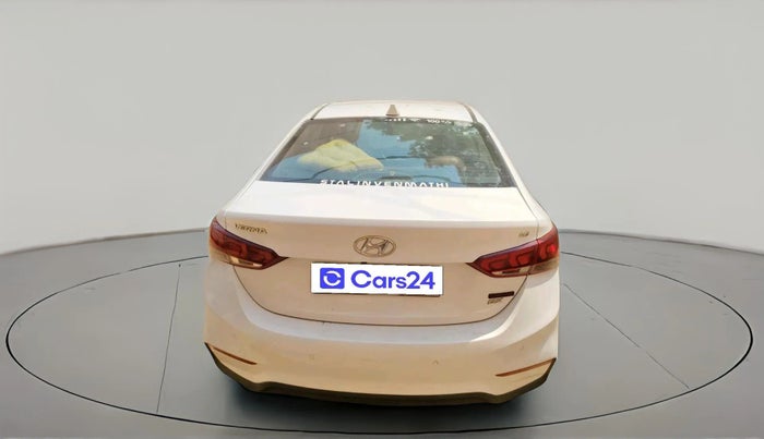 2017 Hyundai Verna 1.6 VTVT SX, CNG, Manual, 97,596 km, exterior