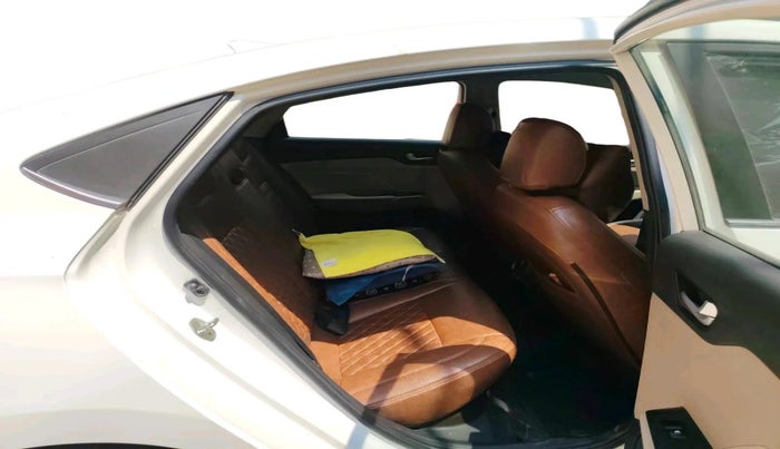 2017 Hyundai Verna 1.6 VTVT SX, CNG, Manual, 97,596 km, interior