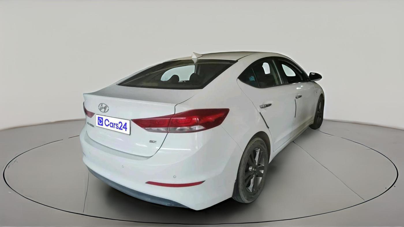 2016 Hyundai New Elantra 2.0 SX(O) AT PETROL, Petrol, Automatic, 1,04,420 km, exterior