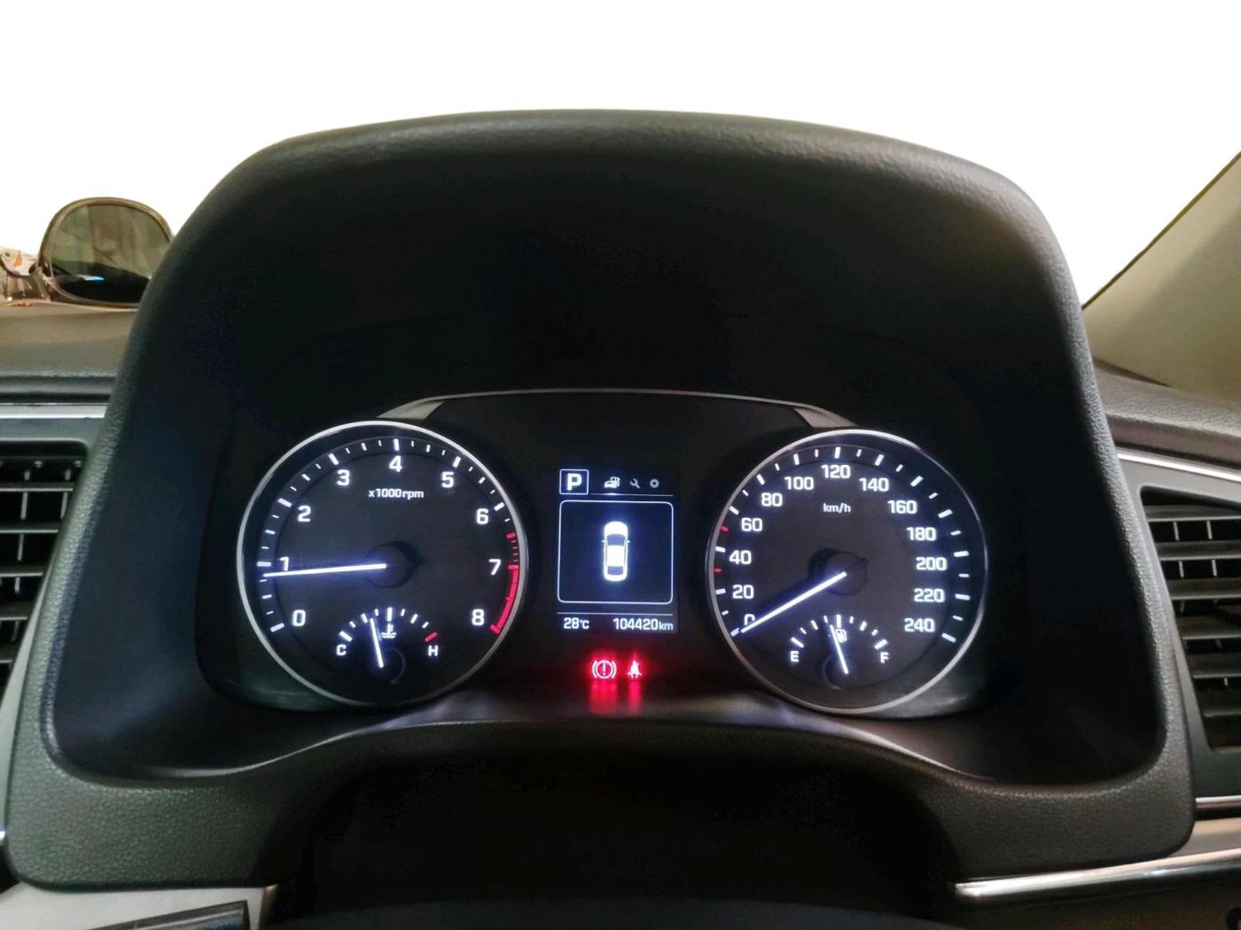 2016 Hyundai New Elantra 2.0 SX(O) AT PETROL, Petrol, Automatic, 1,04,420 km, interior