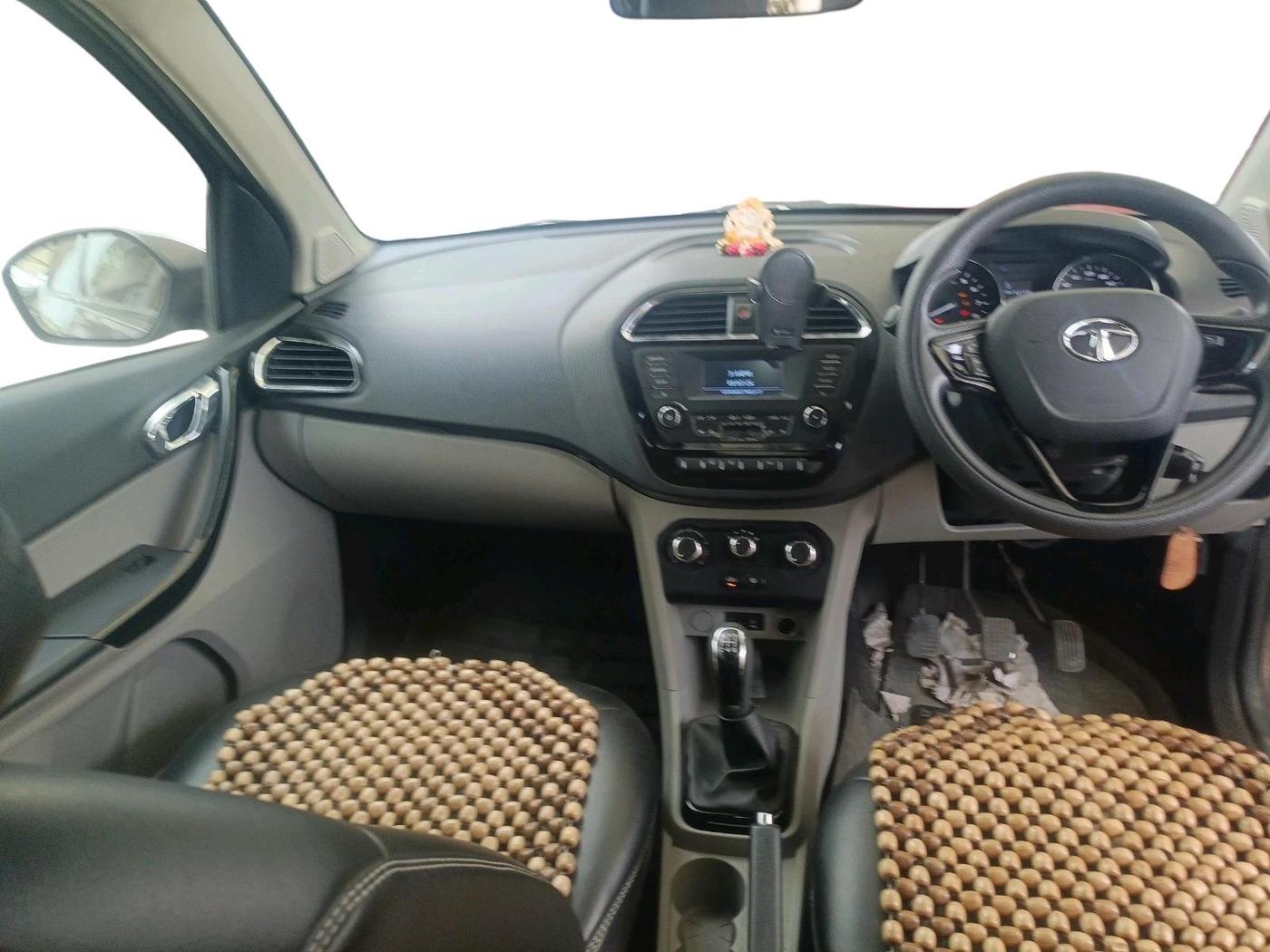 2018 Tata Tiago XZ PETROL, Petrol, Manual, 43,158 km, interior