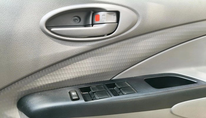 2011 Toyota Etios G, Petrol, Manual, 91,424 km, interior