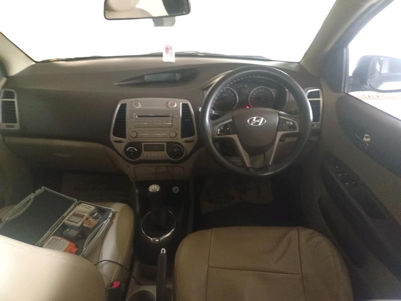 2010 Hyundai i20 SPORTZ 1.2, Petrol, Manual, 54,337 km, interior