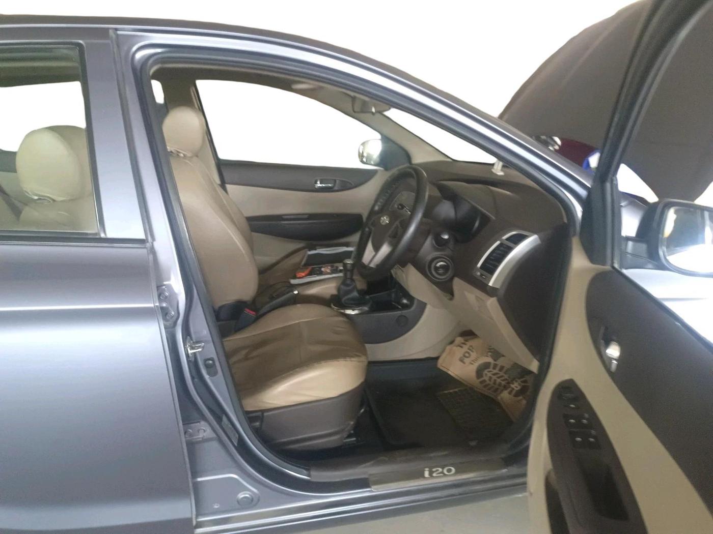 2010 Hyundai i20 SPORTZ 1.2, Petrol, Manual, 54,337 km, interior