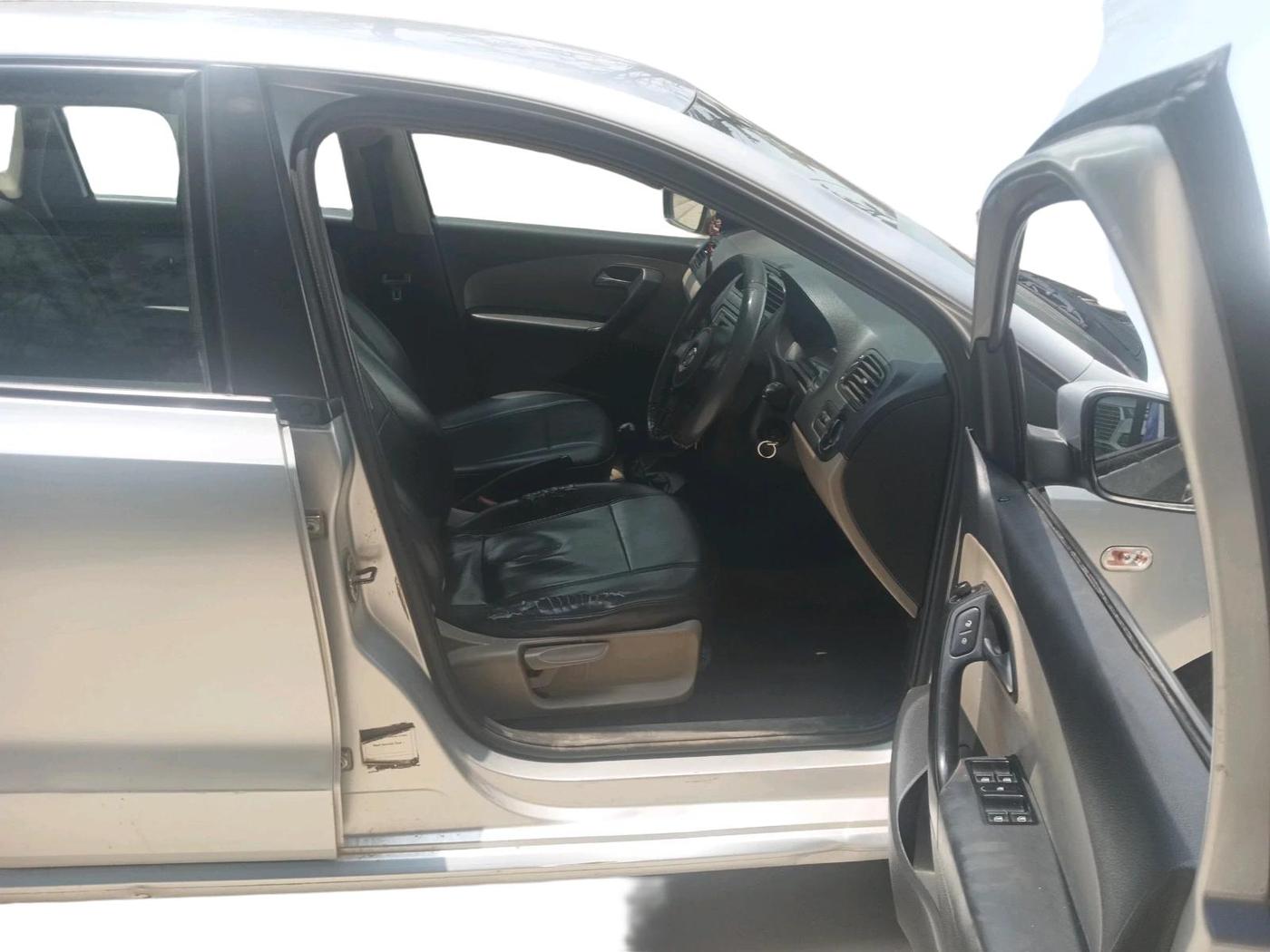 2014 Volkswagen Polo COMFORTLINE 1.2L, Diesel, Manual, 68,242 km, interior